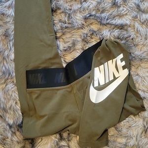 Nike leggings